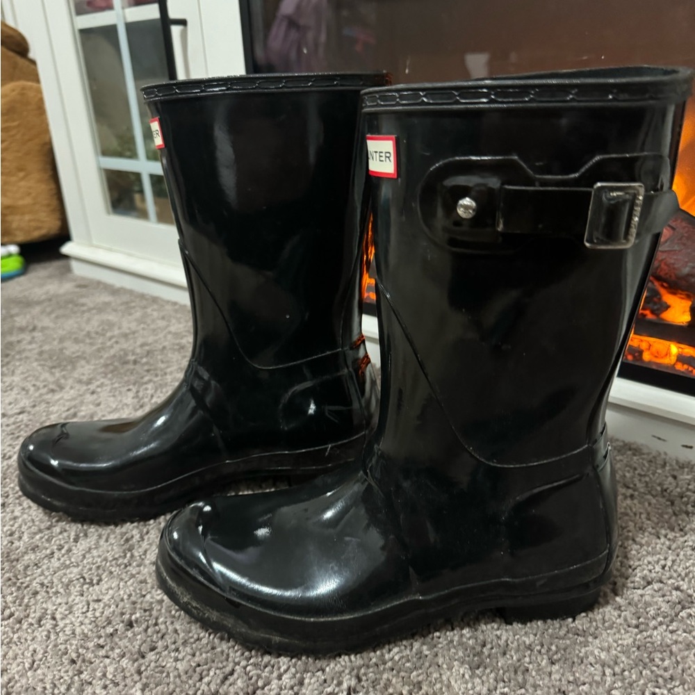 Hunter Short Gloss Rain Boot - image 5